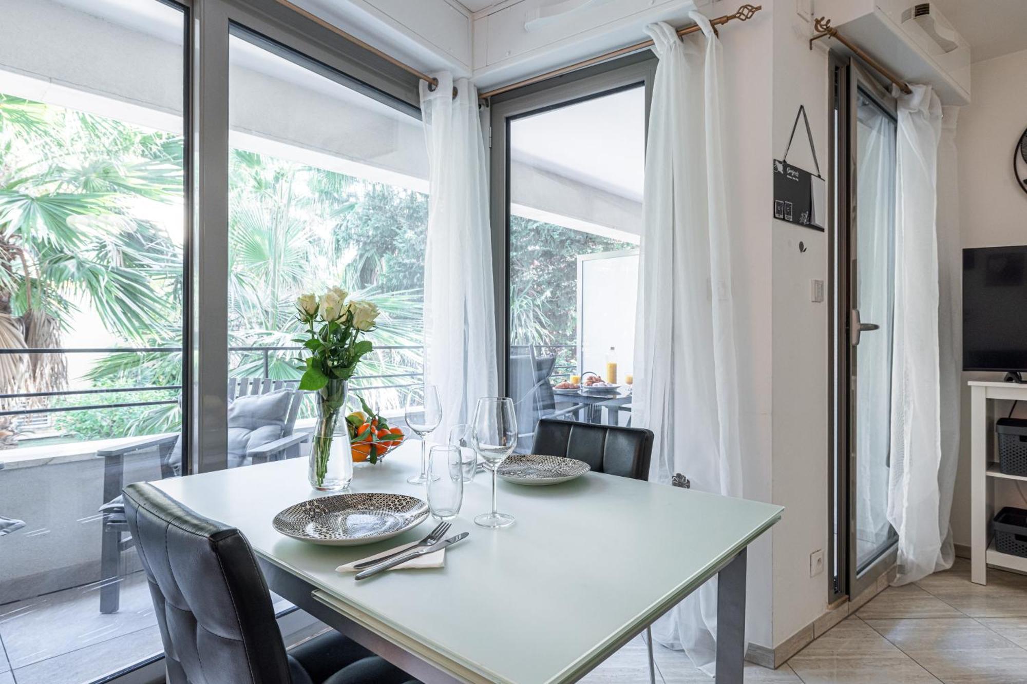 Studio Centre Terrasse Climatisation 50M Plage 芒通 外观 照片
