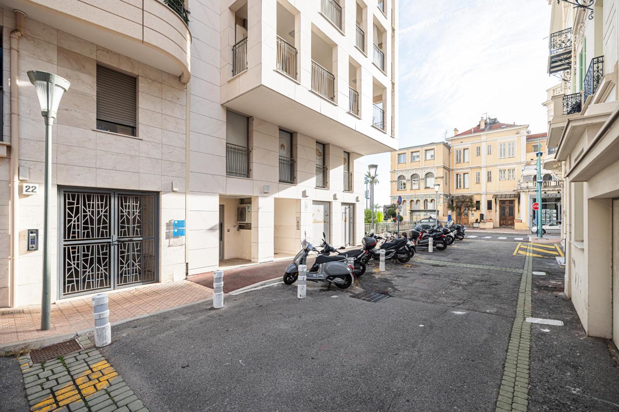Studio Centre Terrasse Climatisation 50M Plage 芒通 外观 照片